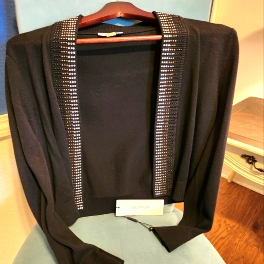 Calvin Klein NWT women's black, cropped cardigan .size Medium